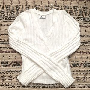 Hollister white long sleeve sweater in XS